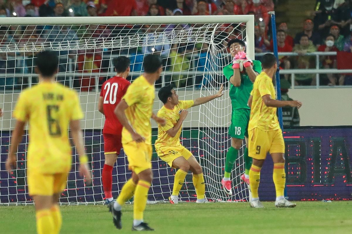 U23 Thái Lan có những cơ hội khiến NHM Việt Nam phải thót tim vì âu lo.