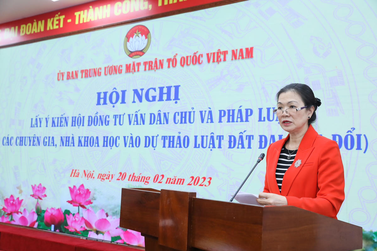 Phó Chủ tịch Trương Thị Ngọc Ánh phát biểu tại Hội nghị. Ảnh: Quang Vinh.