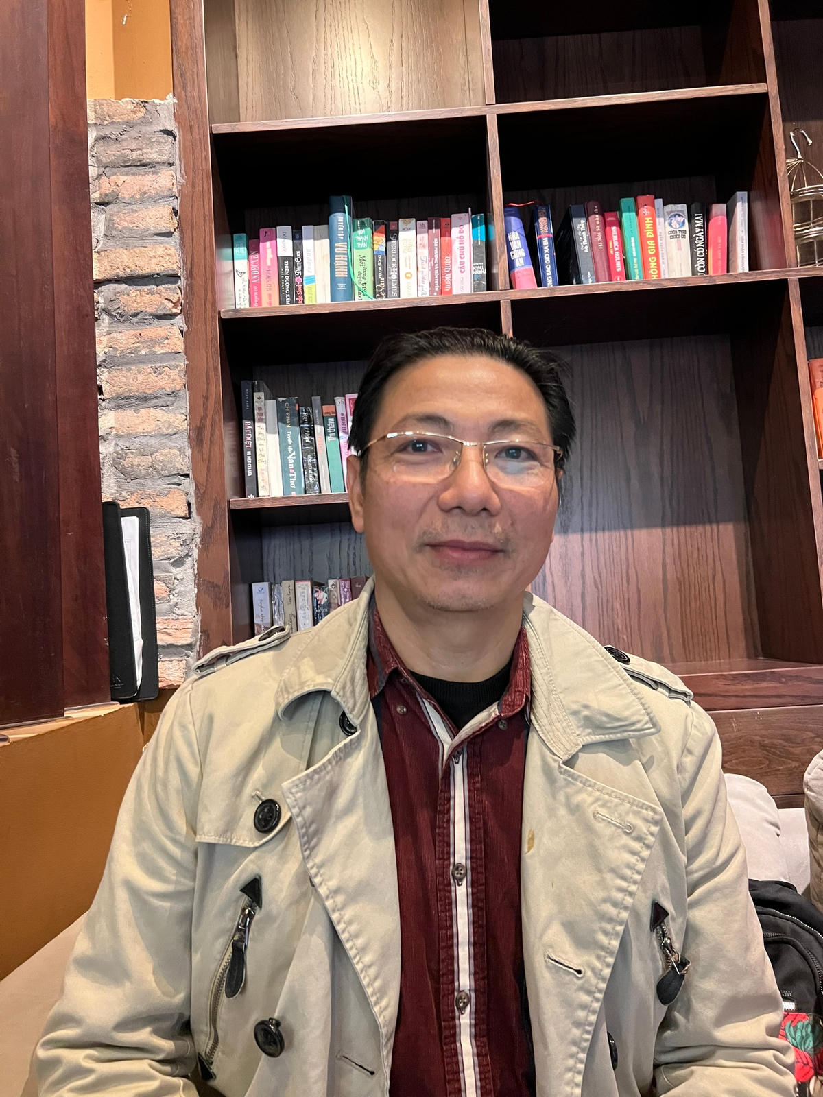 Lê Thế Song là tác giả trẻ "đa năng", không chỉ viết kịch bản mà còn là tổng đạo diễn cho nhiều chương trình nghệ thuật. 