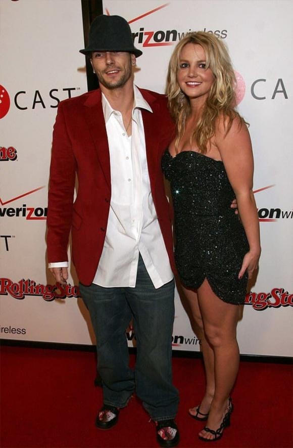 Từ năm 2004 đến năm 2007, Britney sinh 2 con trai (Sean và Jayden) với vũ công Kevin Federline.  