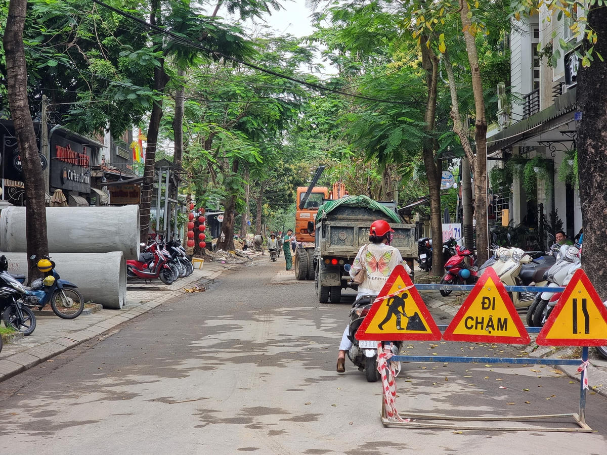 Nhiều gói thầu thuộc dự án đô thị xanh thi công chậm.