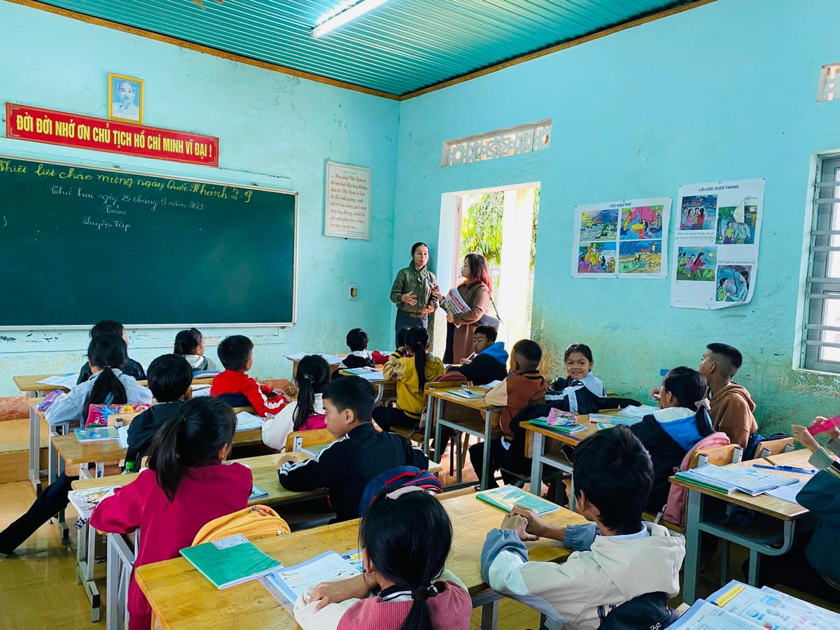 Cô Nguyễn Thị Biền, giáo viên chủ nhiệm lớp 3 chia sẻ với phóng viên.