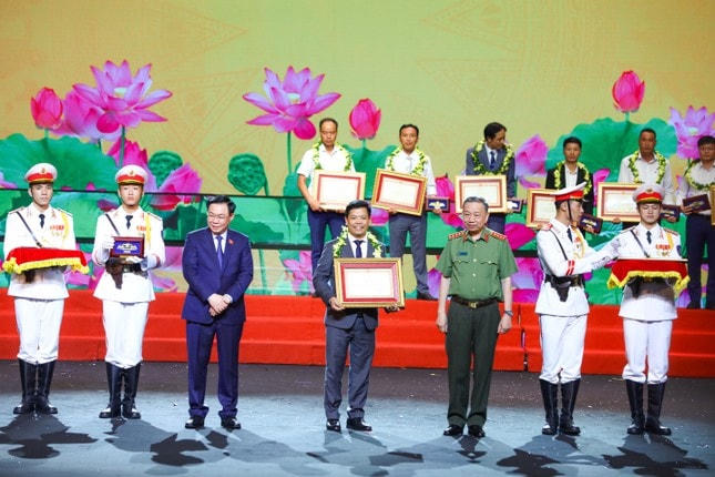 Ecopark được Bộ Công an tặng bằng khen điển hình về Phòng cháy chữa cháy và cứu nạn, cứu hộ ảnh 1