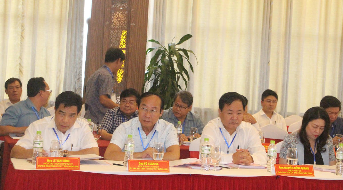 Các đại biểu tham dự hội thảo.