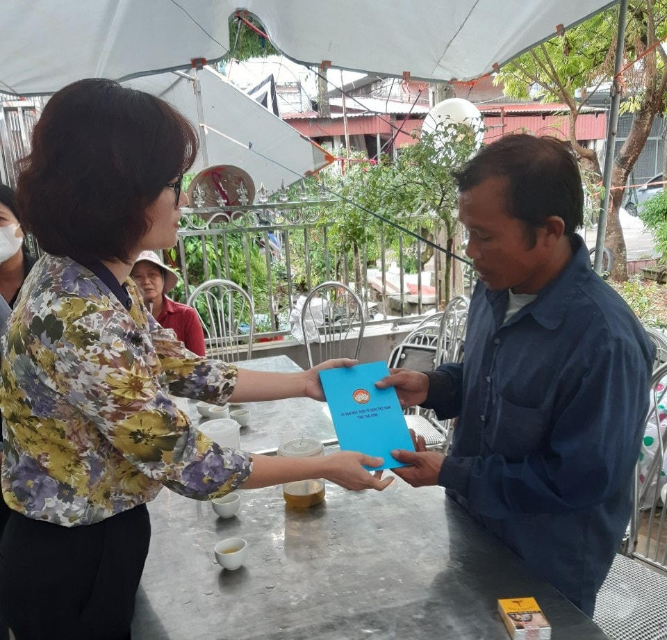 Thái Bình: Thăm viếng 4 nạn nhân người địa phương tử vong trong vụ hỏa hoạn tại Hà Nội