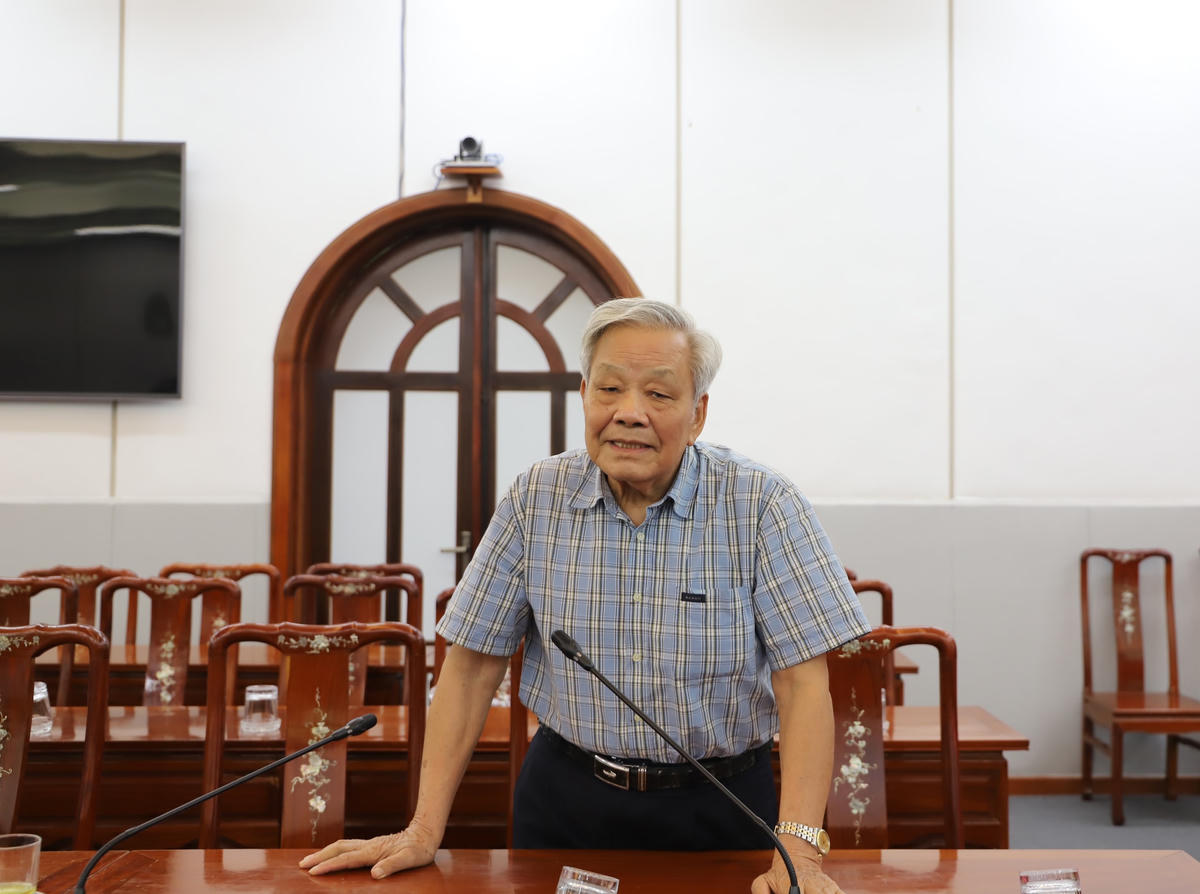 Ông Nguyễn Túc - Chủ nhiệm Hội đồng tư vấn Văn hóa xã hội (UBTƯ MTTQ Việt Nam) phát biểu tại Hội thảo.