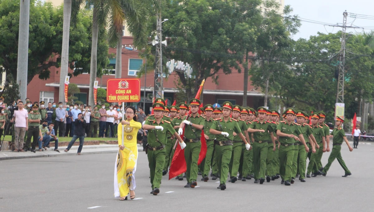 Phần diễu hành của Công an tỉnh Quảng Ngãi.