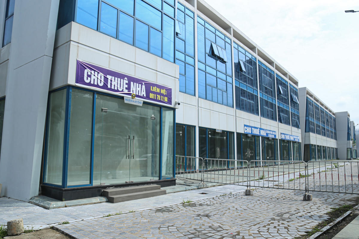 Một số chuyên gia phân tích thị trường cho rằng, việc kinh doanh shophouse ế ẩm hay bị bỏ trống hiện nay do nhiều nguyên nhân khác nhau, trong đó, đáng chú ý là thói quen mua sắm của người dân Việt Nam hiện vẫn chưa thay đổi.