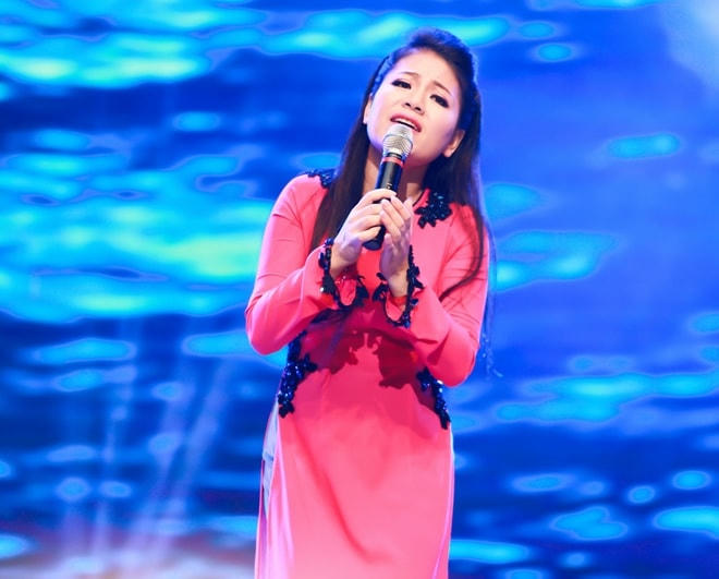 Anh Thơ được giới chuyên môn đánh giá cao bởi tài năng và được so sánh với các ca sĩ gạo cội.