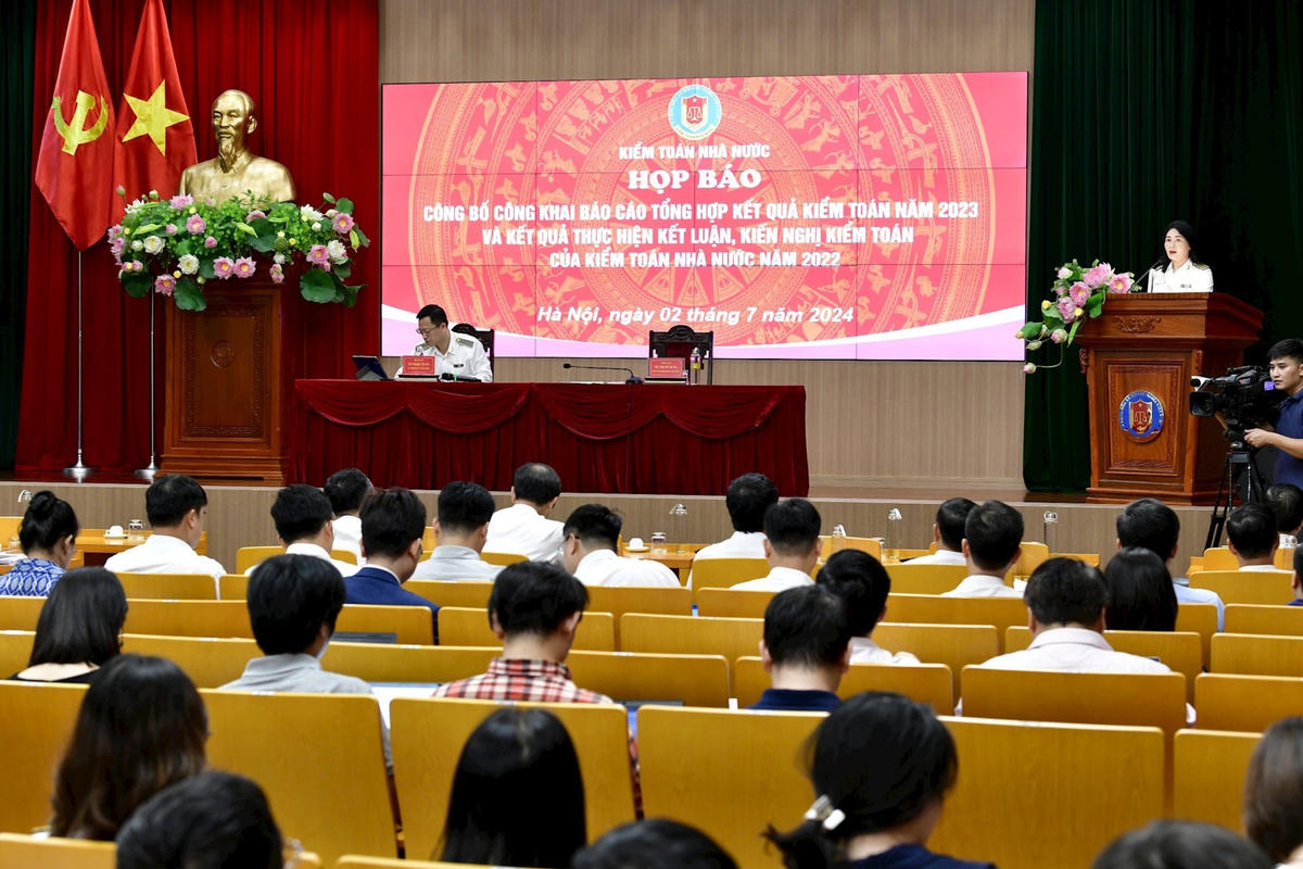 Toàn cảnh họp báo