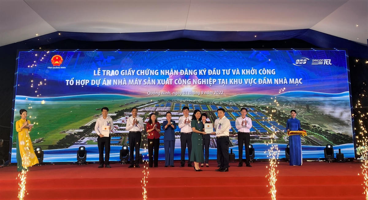 Quảng Ninh: Trao Giấy chứng nhận đầu tư tổ hợp dự án nhà máy sản xuất công nghiệp hơn 2.700 tỷ