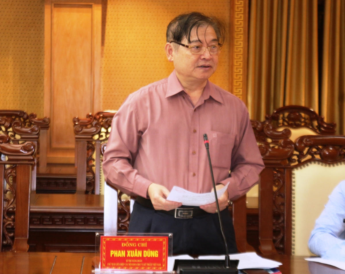 Đại diện Đoàn Khảo sát phát biểu.
