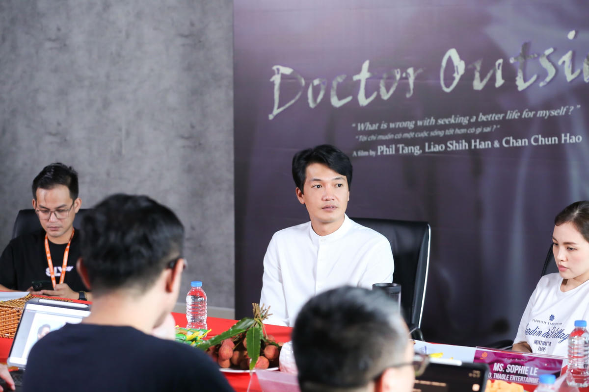 Quang Tuấn cho biết việc một diễn viên phải thay đổi ngoại hình để phù hợp với vai diễn của mình là điều rất dễ hiểu.