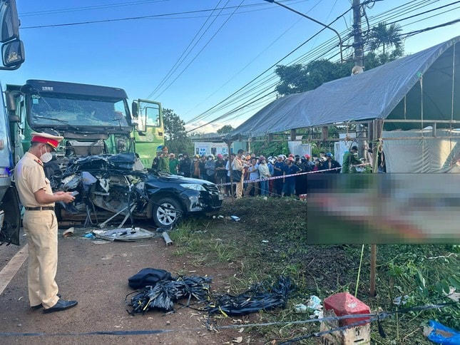 Vụ tai nạn làm 3 thành viên CLB HAGL tử vong.