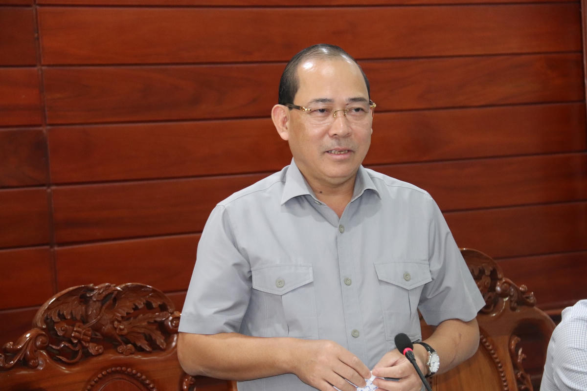 Phó Chủ tịch Hoàng Công Thủy phát biểu tại buổi làm việc.