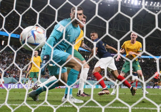 World Cup 2022: Tuyển Pháp ngược dòng giành thắng lợi đậm đà