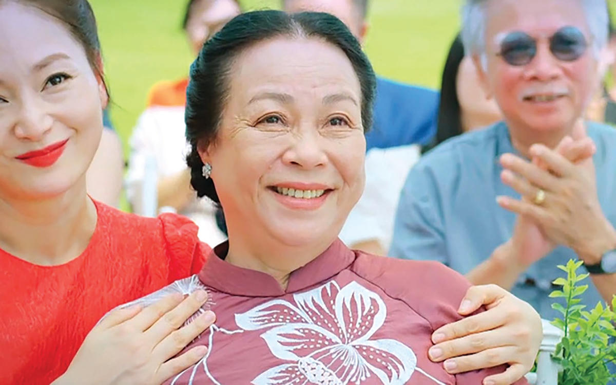 NSƯT Thanh Quý gây ấn tượng mạnh trong “Thương ngày nắng về”.  