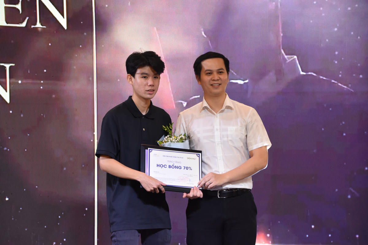 Bên cạnh đó, chương trình cũng trao nhiều giải thưởng đặc sắc khác đến những tác giả, diễn viên, quay phim... Trong đó, giải dựng phim xuất sắc nhất thuộc về Phạm Hoàng Nam Trung.