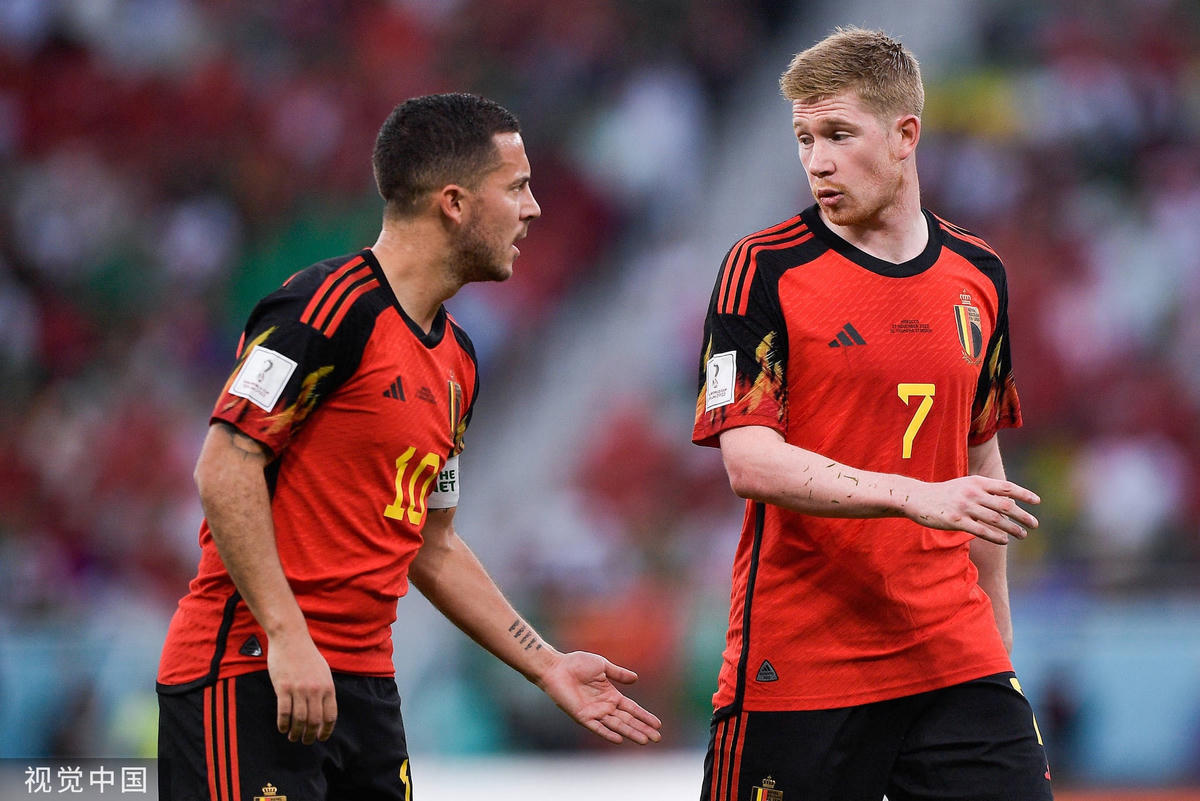 Sự khó chịu là điều dễ nhận thấy trên sân giữa các cầu thủ Bỉ. Ảnh: 163.