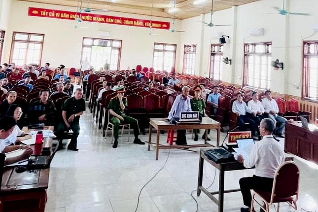 Toà án nhân dân huyện Hương Sơn mở phiên toà xét xử Đoàn Quang Dương. Ảnh: H.N