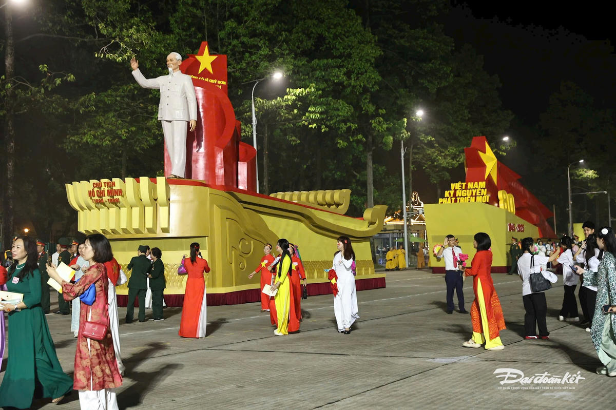 Chu tich Ho Chi Minh