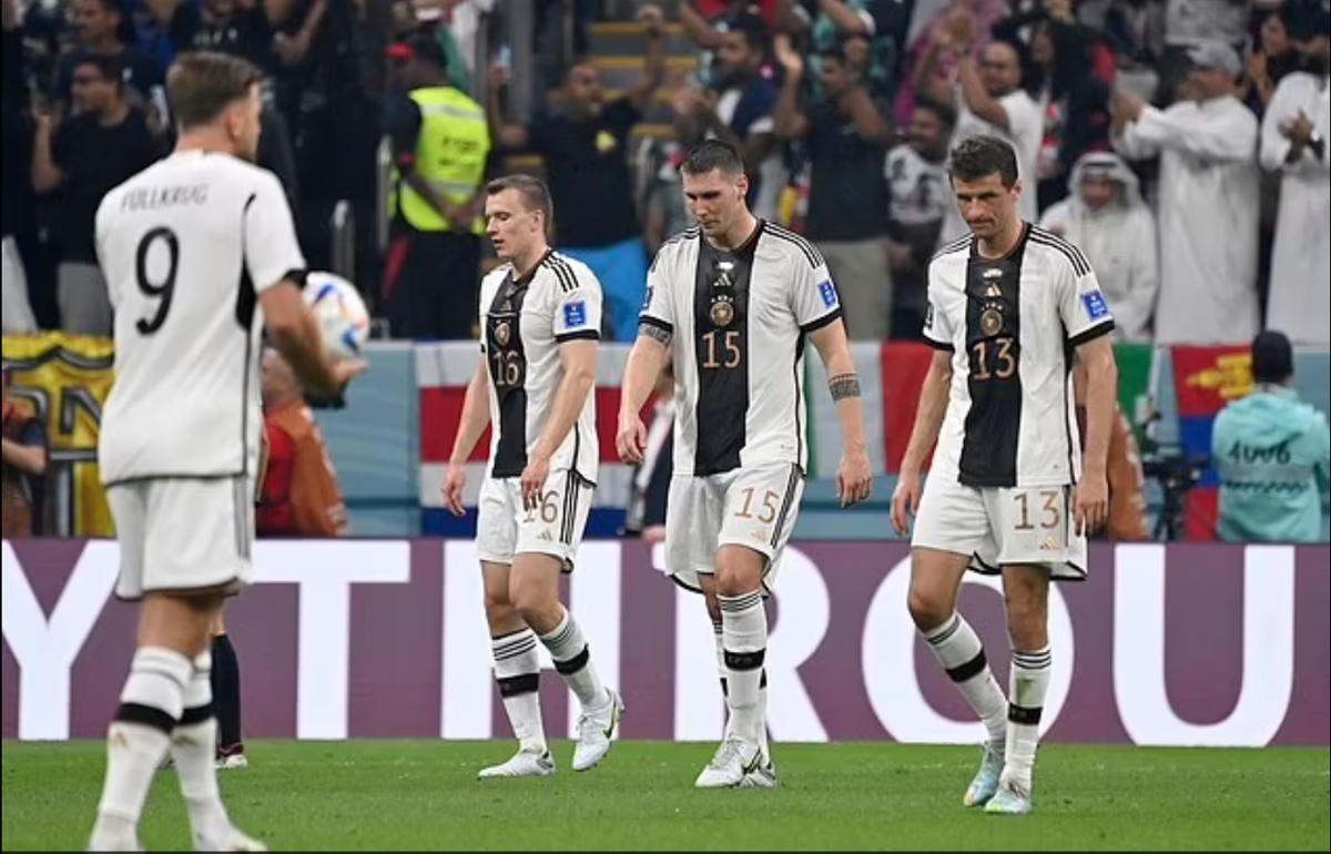 Đức cuối cùng đã bị loại khỏi giải đấu do hiệu số bàn thắng sau khi Nhật Bản đánh bại Tây Ban Nha 2-1. Ảnh: Avalon.