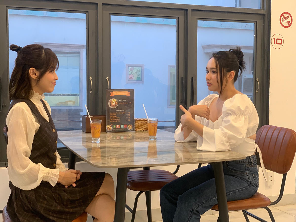 Trúc Anh trò chuyện với MC Tú Vi về những áp lực khi trở nên nổi tiếng.