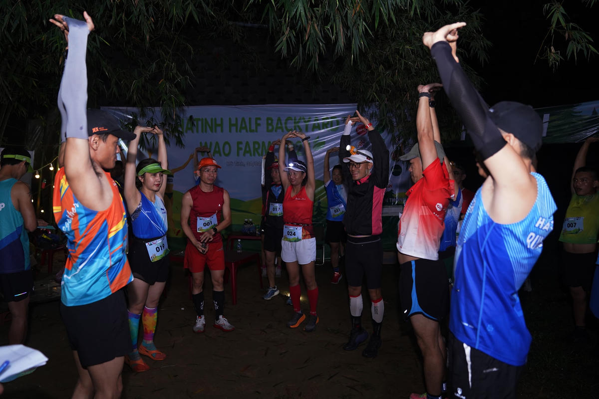 Trong số đó, một nhóm bạn trẻ yêu chạy bộ trong Hà Tĩnh Marathon Team đã cùng nhau tạo ra một sân chơi bổ ích, đưa gia đình, bạn bè về với thiên nhiên, xa rời phố thị, máy tính, điện thoại…