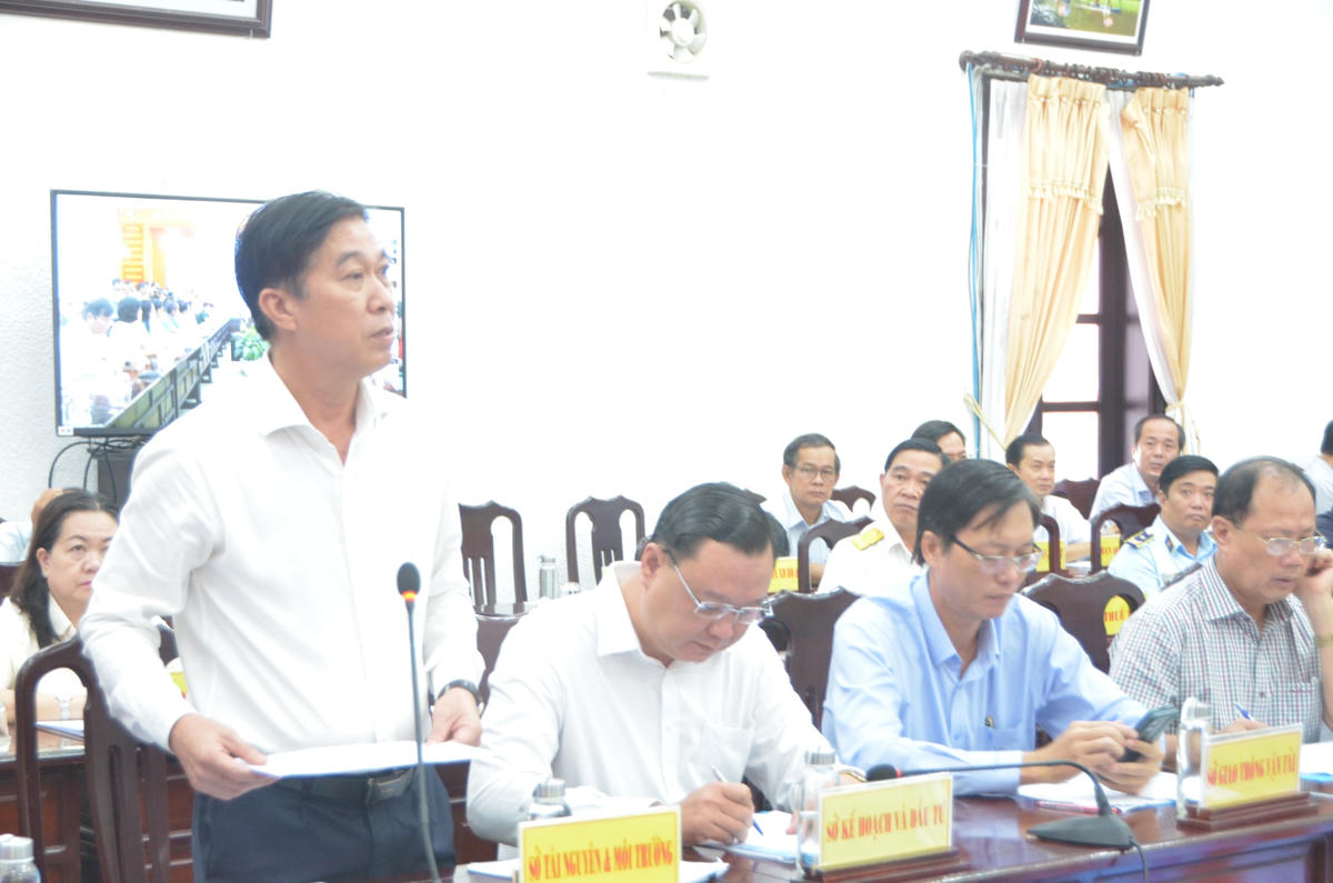  Lãnh đạo tỉnh các sở, ban, ngành, địa phương đã trả lời các vấn đề doanh nghiệp quan tâm.