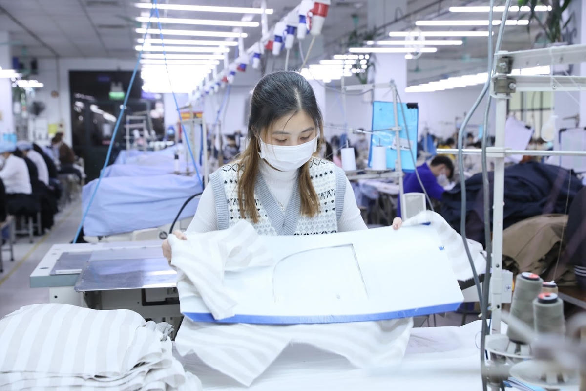 Nhiều doanh nghiệp ngành may đang nỗ lực xanh hóa. Ảnh: Quang Vinh.