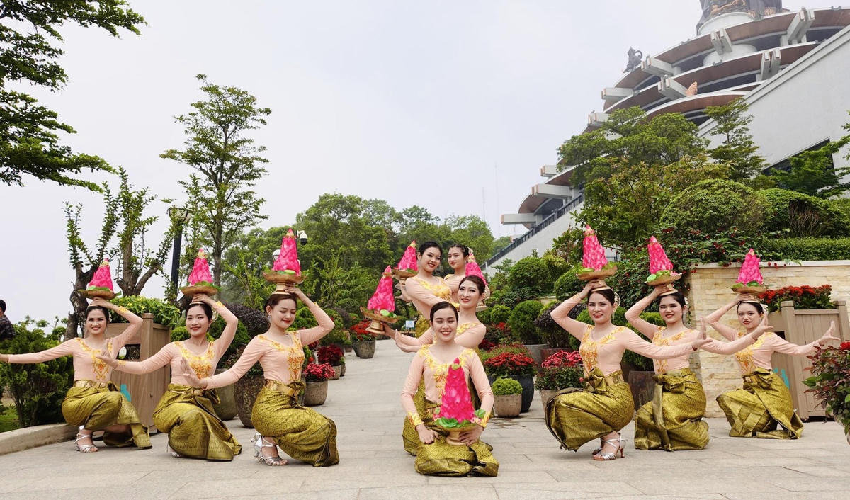 Nhiều di sản văn hoá phi vật thể được tái hiện độc đáo trên núi Bà Đen vào tháng 4