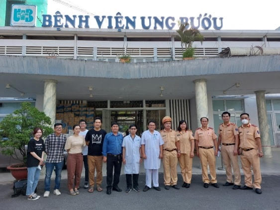 TP HCM tặng quà bệnh nhi mắc bệnh hiểm nghèo nhân ngày 1-6