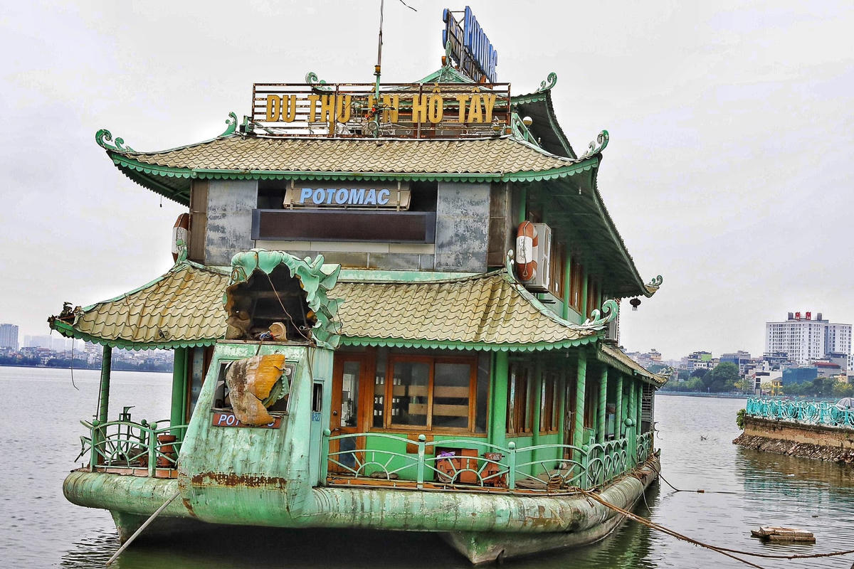 Nguyên nhân chưa di dời du thuyền Potomac do đây là tài sản thi hành án. Hiện cơ quan Thi hành án dân sự đang khẩn trương thực hiện các quy trình để tổ chức đấu giá tài sản vào cuối tháng 6/2023 để tổ chức tháo dỡ di chuyển ngay trong đầu tháng 7/2023.