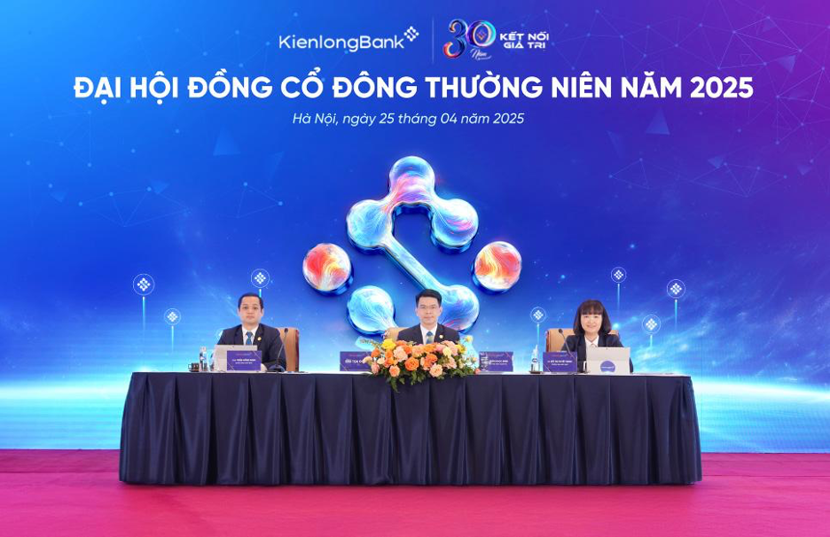 Tại ĐHĐCĐ thường niên 2025, Cổ đông KienlongBank đã thông qua nhiều nội dung quan trọng.