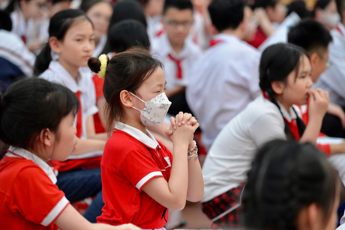 Các thí sinh hồi hộp chờ đợi công bố kết quả cuộc thi tại chỗ ngay sau lễ phát động.