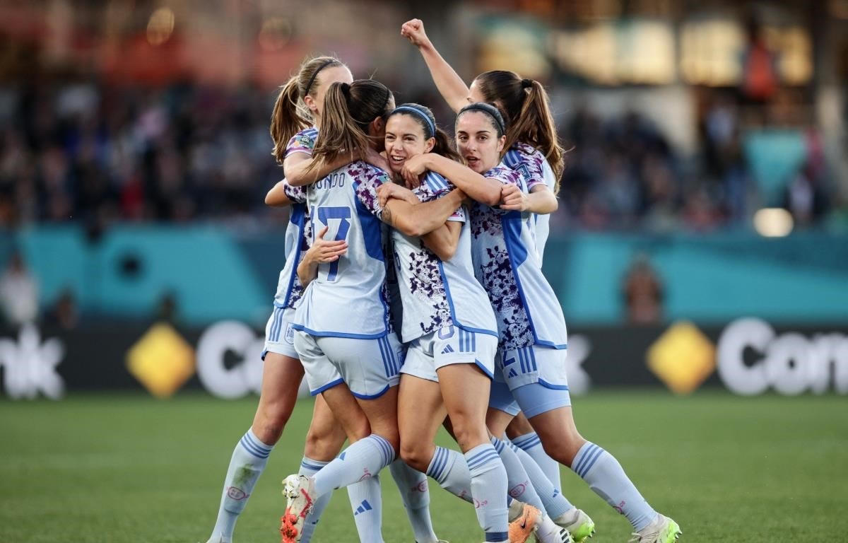 Tây Ban Nha đang chơi áp đảo trước Thụy Sĩ. Nguồn: Reuters.