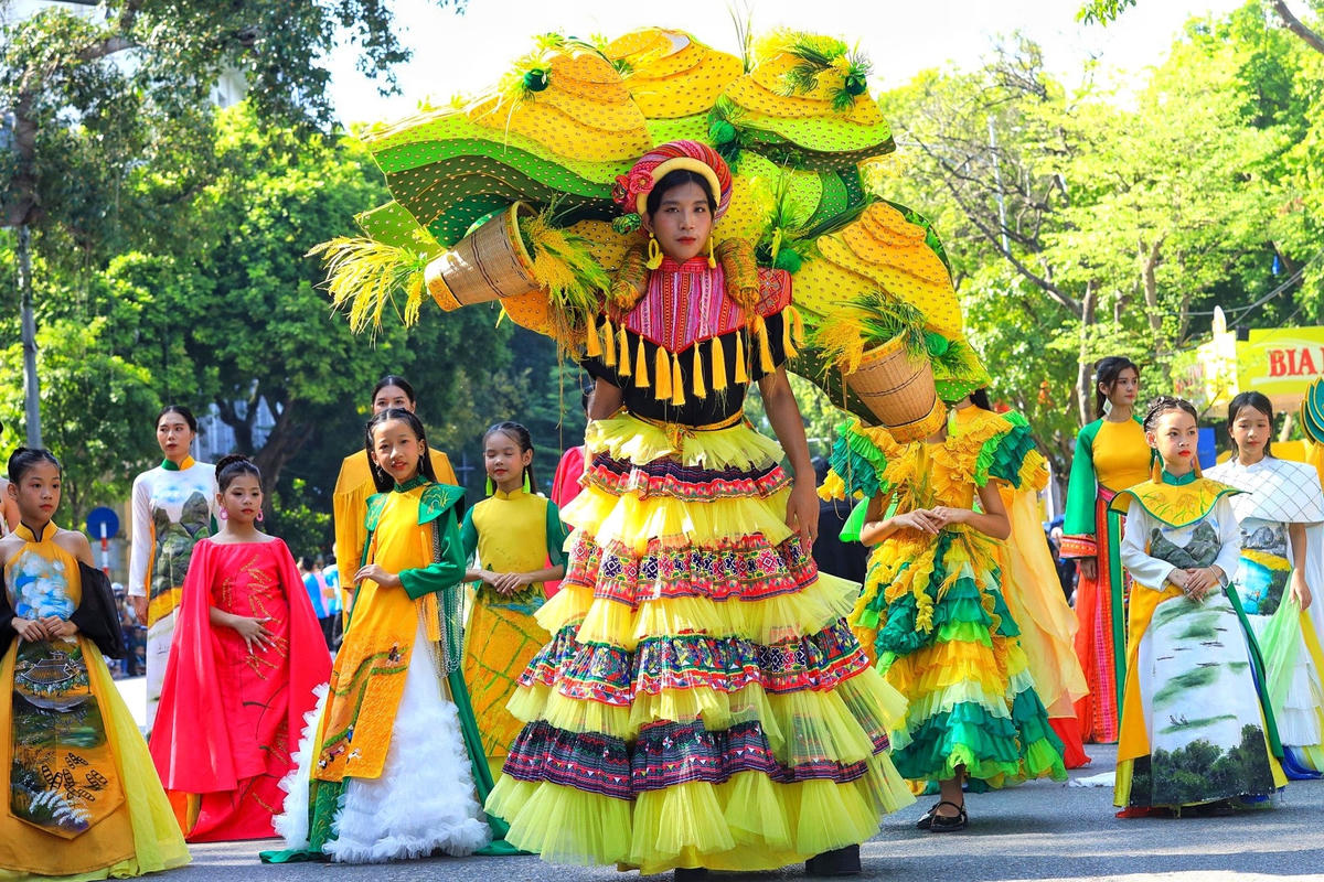 Hơn 1.500 người biểu diễn sự kiện Carnaval Thu Hà Nội năm 2023