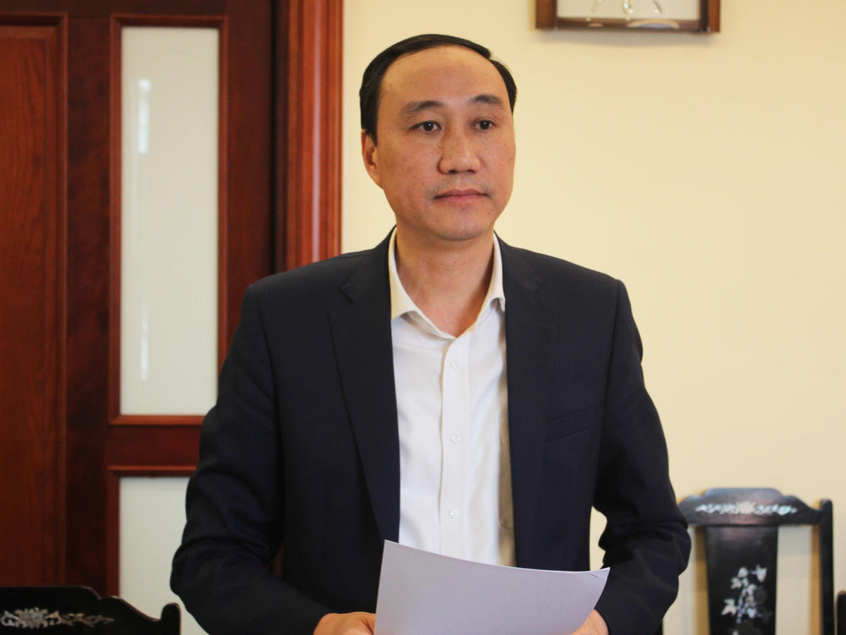 Ông Phùng Khánh Tài, Phó Chủ tịch UBTƯ MTTQ Việt Nam, Chủ nhiệm đề tài trình bày nội dung đề tài tại Hội nghị.