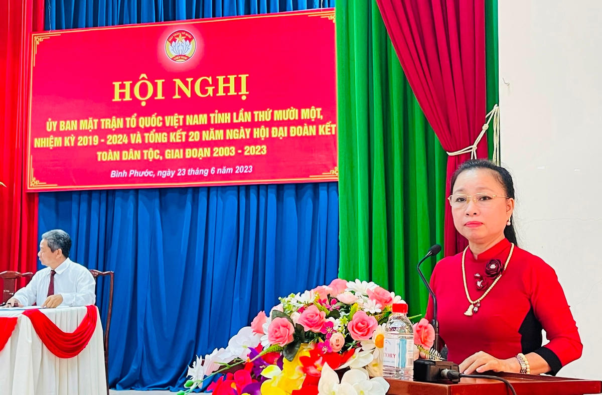 Bà Lê Thị Xuân Trang - Chủ tịch UBMTTQVN tỉnh Bình Phước khẳng định tầm quan trọng, ý nghĩa của Ngày hội đại đoàn kết toàn dân tộc tại địa phương giai đoạn 2003-2023.