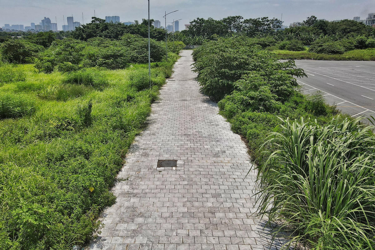 Khu vực 2 là nơi phục vụ nhu cầu nghỉ ngơi, giải trí của nhân dân và khách du lịch, với cảnh quan môi trường trong lành. Tại đây có hệ thống hồ điều hòa, kênh dẫn nước (rộng trên 10 ha); có các khu chức năng, công viên văn hóa cây xanh kết hợp với các công trình kiến trúc cảnh quan, dịch vụ du lịch...