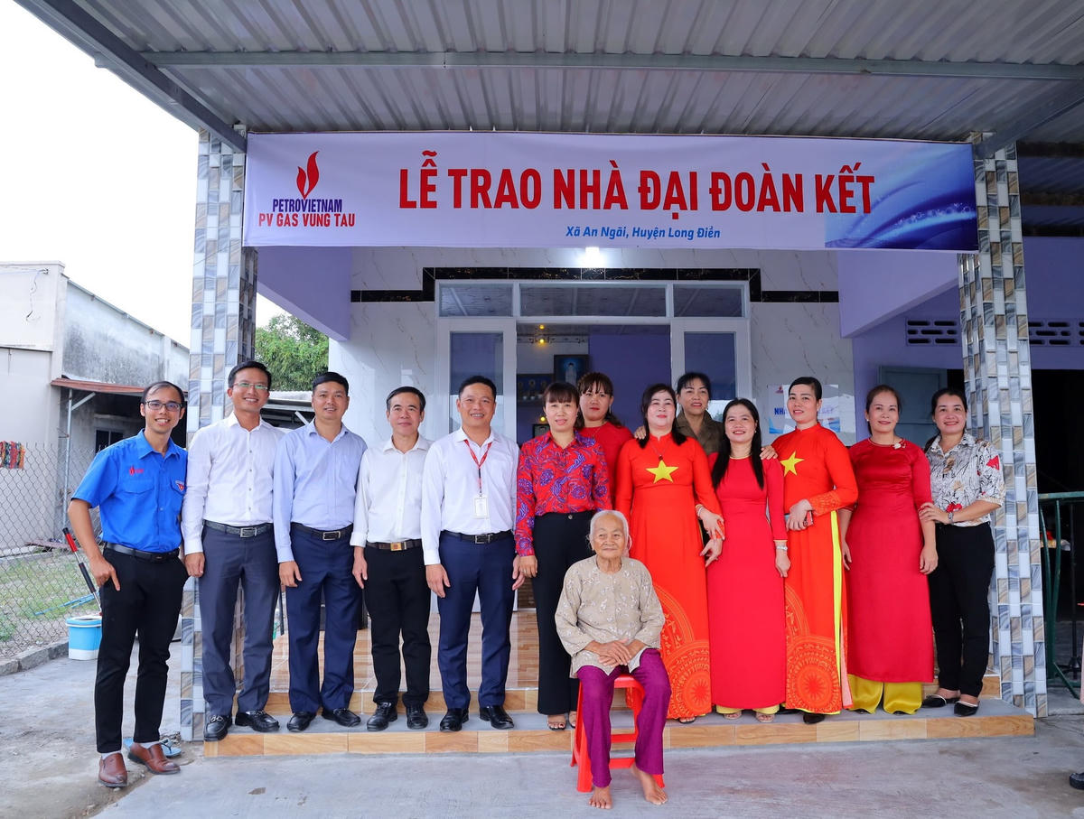 h2.-trao-nha-ddk-2.jpg