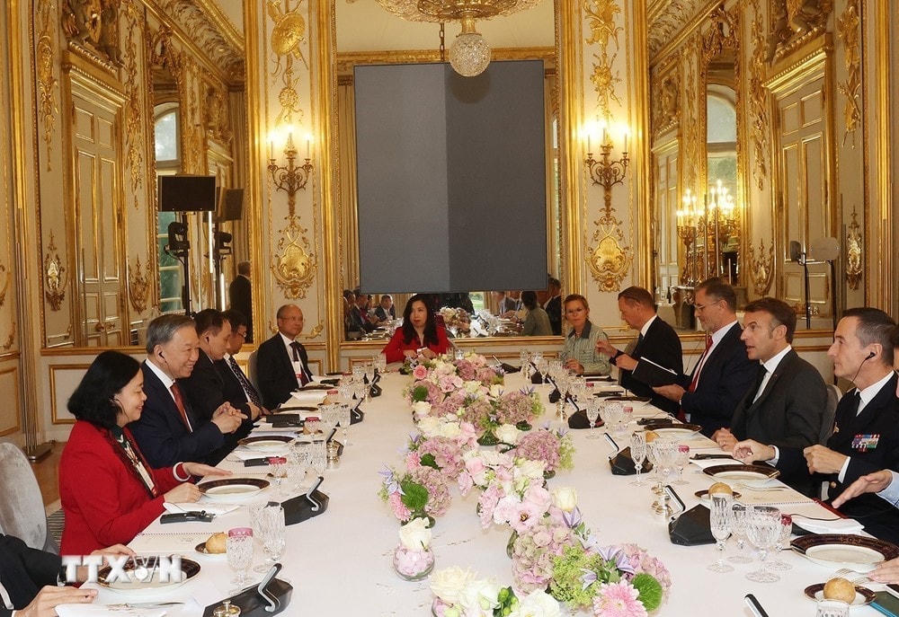 Tổng Bí thư, Chủ tịch nước Tô Lâm hội đàm với Tổng thống Pháp Emmanuel Macron. (Ảnh: Trí Dũng/TTXVN) ttxvn_to lam emmanuel macron (1).jpg