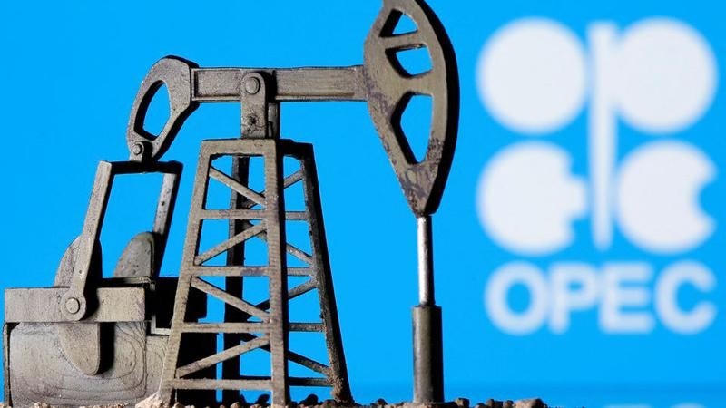 Việc OPEC+ cắt giảm sản lượng khiến thị trường dầu mỏ thế giới biến động.Nguồn: Reuters.  