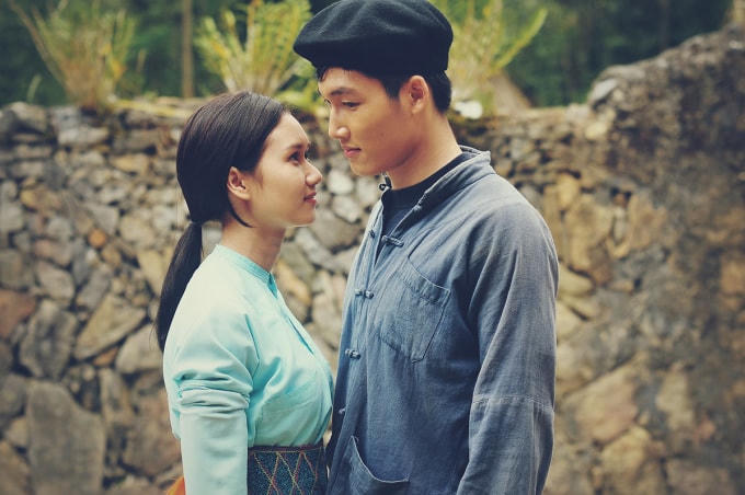 Hương Giang và Đình Tú gặp gỡ và nên duyên khi tham gia chung dự án "Lặng yên dưới vực sâu".