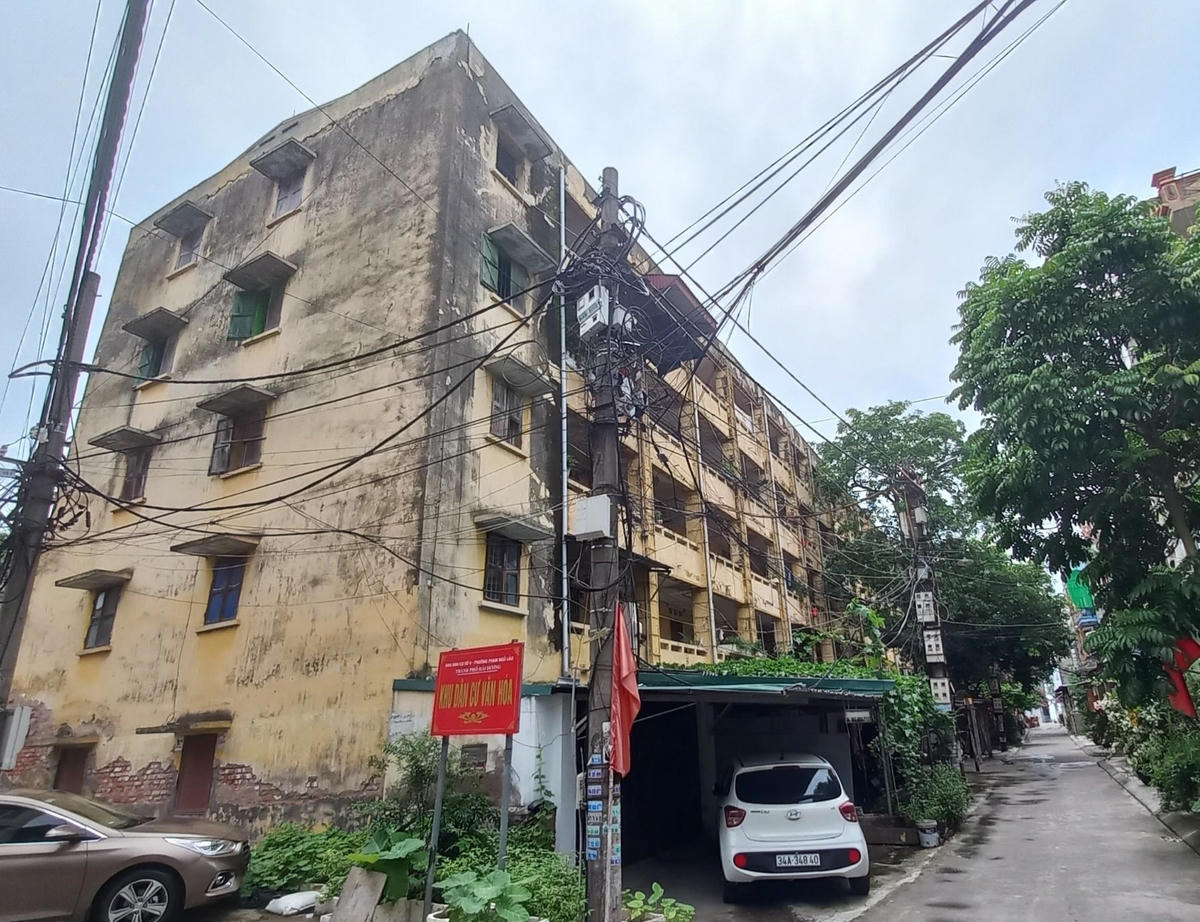 Tòa nhà B4 Bình Minh đang xuống cấp nghiêm trọng.