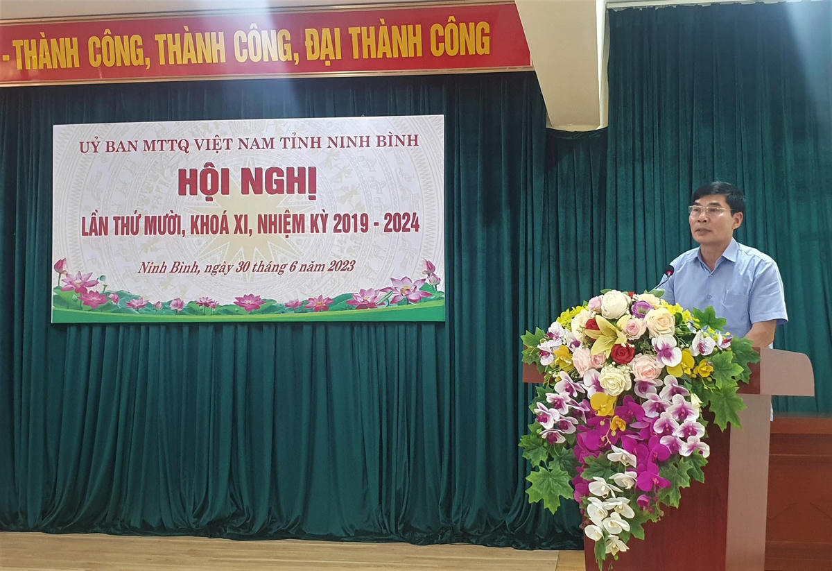 Ông Đỗ Việt Anh, Chủ tịch Ủy ban MTTQ Việt Nam tỉnh Ninh Bình yêu cầu MTTQ các cấp tiếp tục vận động, phối hợp với các tổ chức, doanh nghiệp, các nhà hảo tâm để xây dựng thêm nhiều căn nhà Đại đoàn kết cho hộ nghèo.