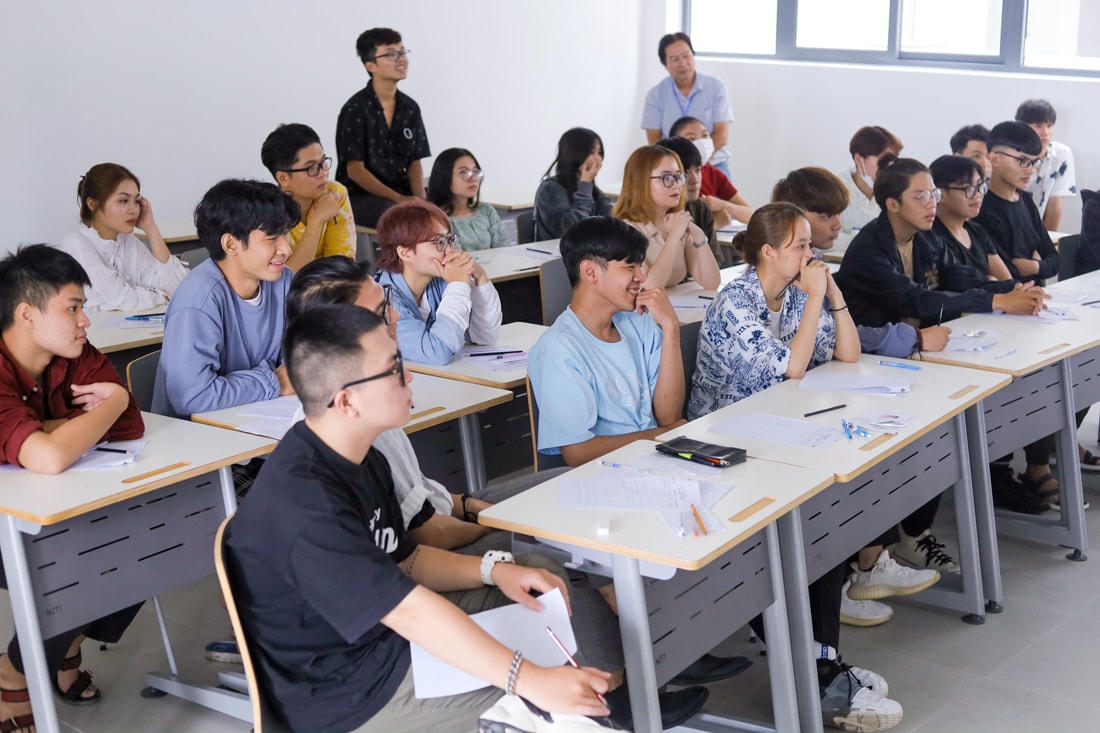 Thí sinh tham dự kỳ thi năng khiếu sân khấu điện ảnh của Trường Đại học Văn Lang. Ảnh: Nhật Huy.
