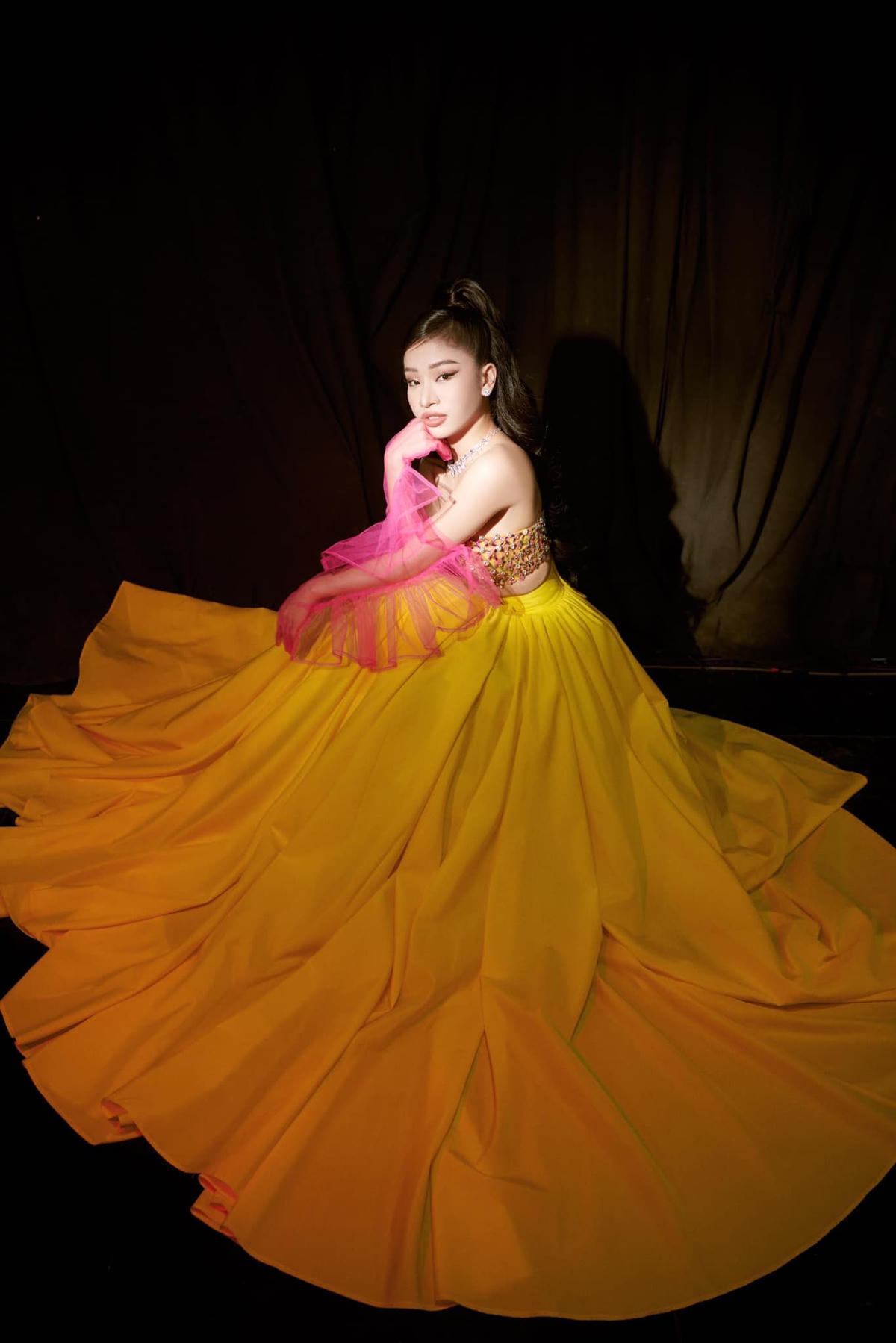 Á quân The Voice 2019 góp giọng trong 2 ca khúc của Tuấn Anh. 