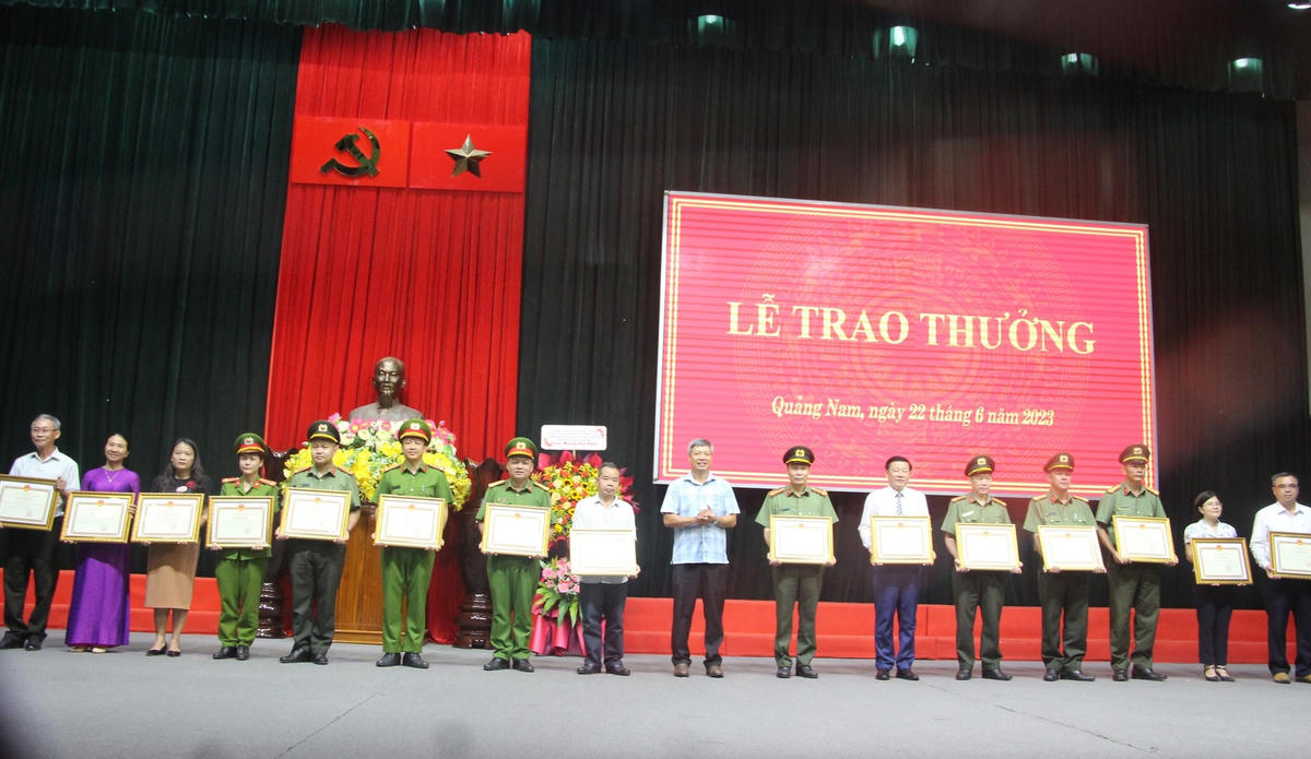 UBND tỉnh Quảng Nam tặng bằng khen cho tập thể, cá nhân có thành tích trong chương trình phối hợp số 09.
