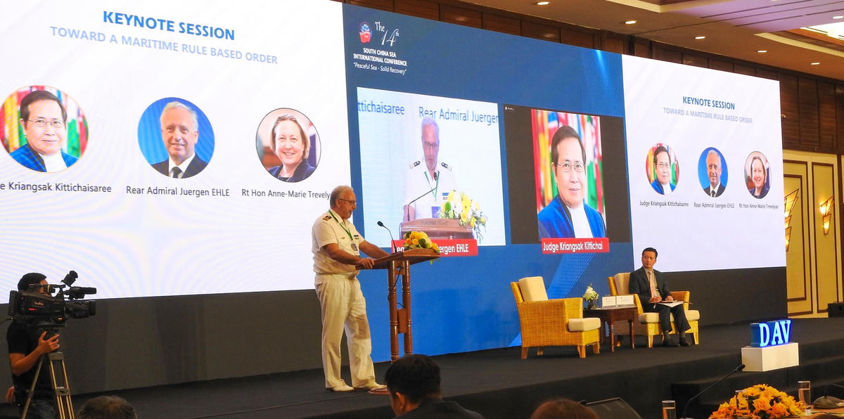 Giải quyết tranh chấp ở Biển Đông bằng biện pháp hoà bình